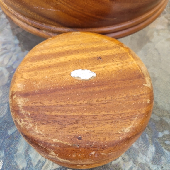 Vintage wooden bowl set with 1 large and 1 small - Picture 5 of 10
